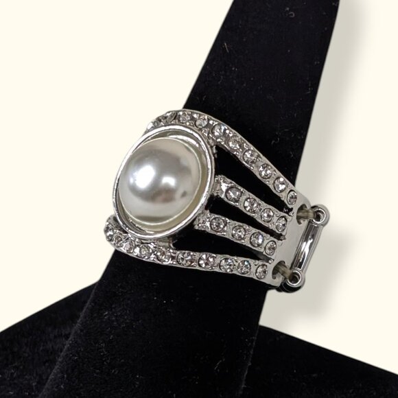 (2/$20) Faux Pearl Rhinestone Stretch Ring - Picture 3 of 6